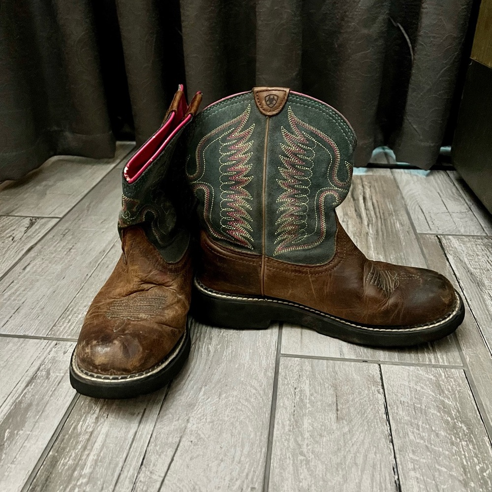 Ariat baby fat 9B